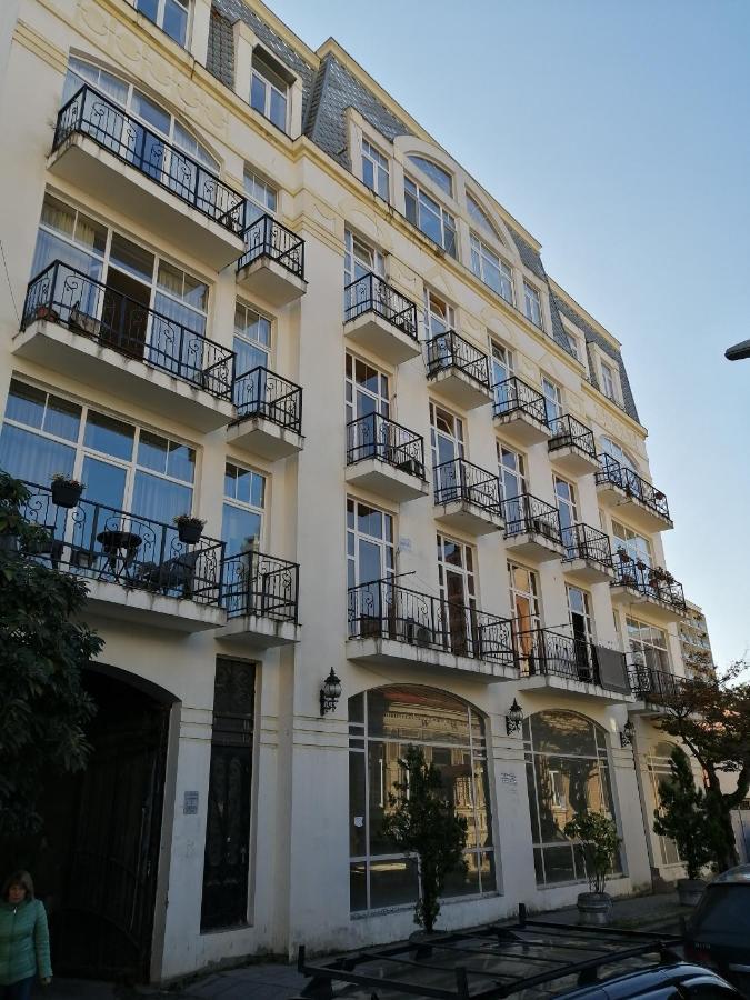 Apartments In The Historical Center Of Batumi, Near The Seaside Park Exterior photo